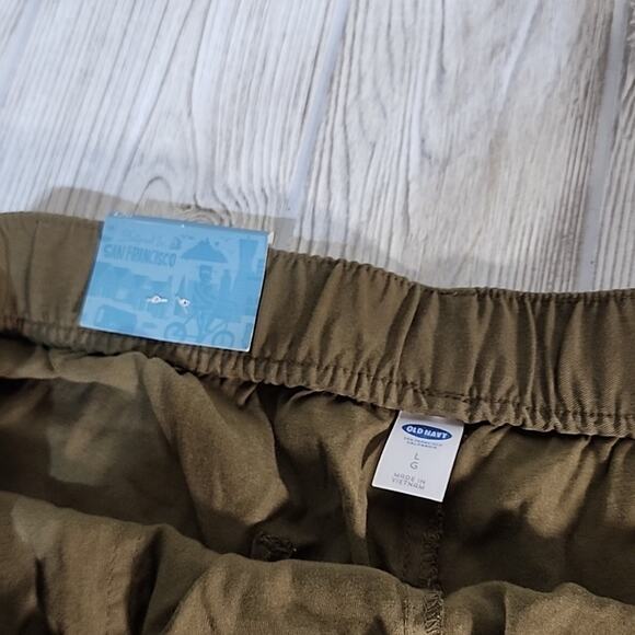 Old Navy Mid Rise Shorts Olive Green Womens Size Large NWT - Picture 4 of 10